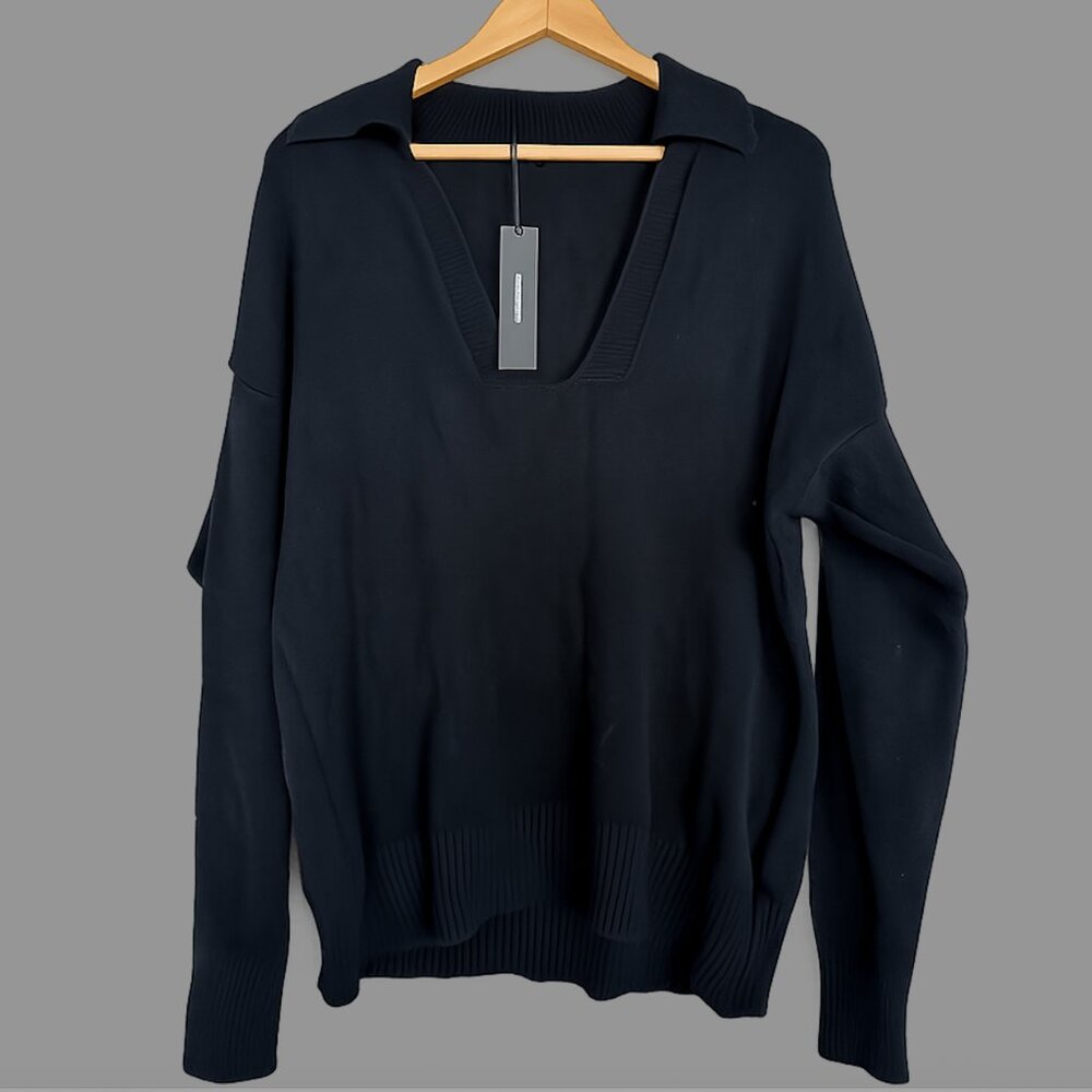 Malibu Roads Sweater with deep V neck size L preppy Y2K sleek